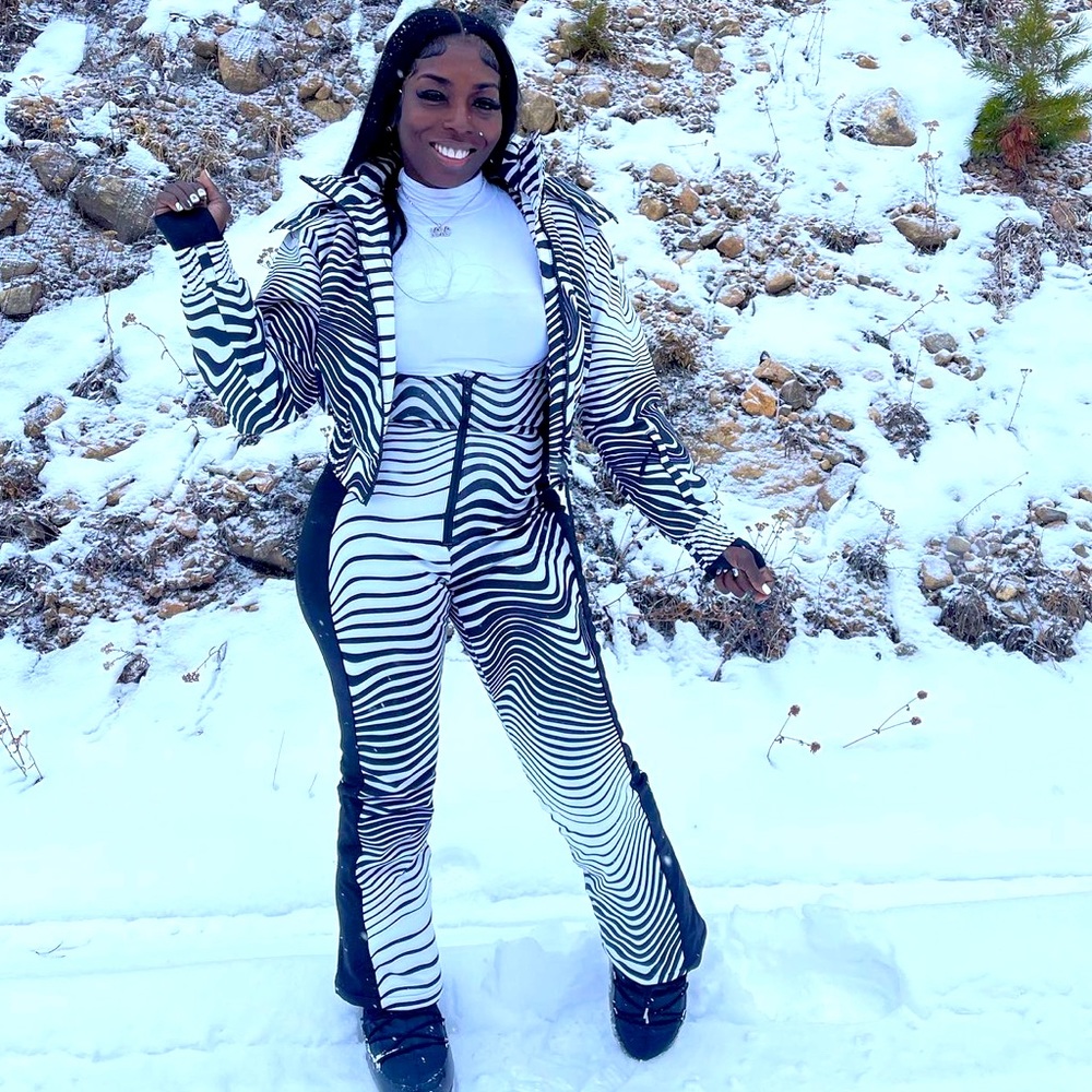 SKI SUIT